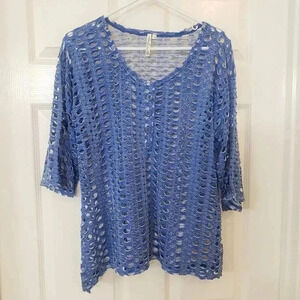 Lulu B Blue Mesh V Neck 3/4 Sleeve Top